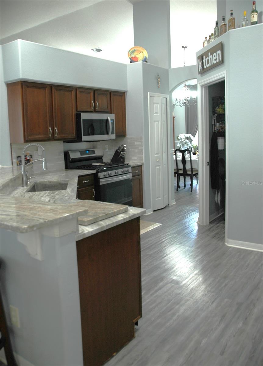 Image 17 of 42 For 14126 Greater Pines Boulevard