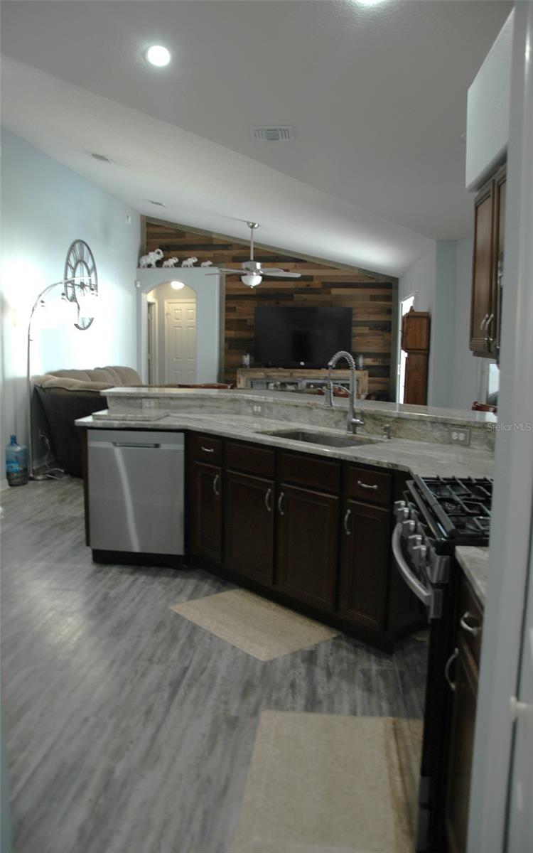 Image 18 of 42 For 14126 Greater Pines Boulevard