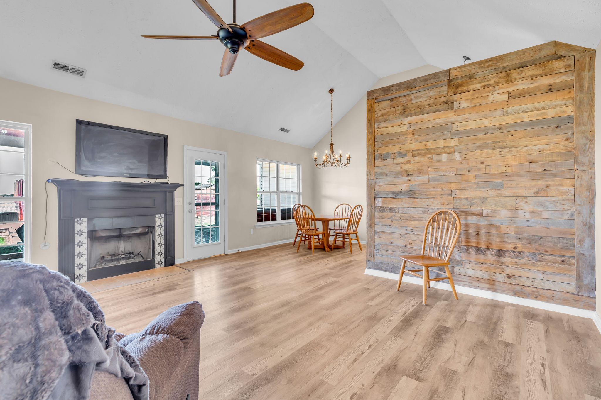 Image 8 of 36 For 9952 58th Avenue