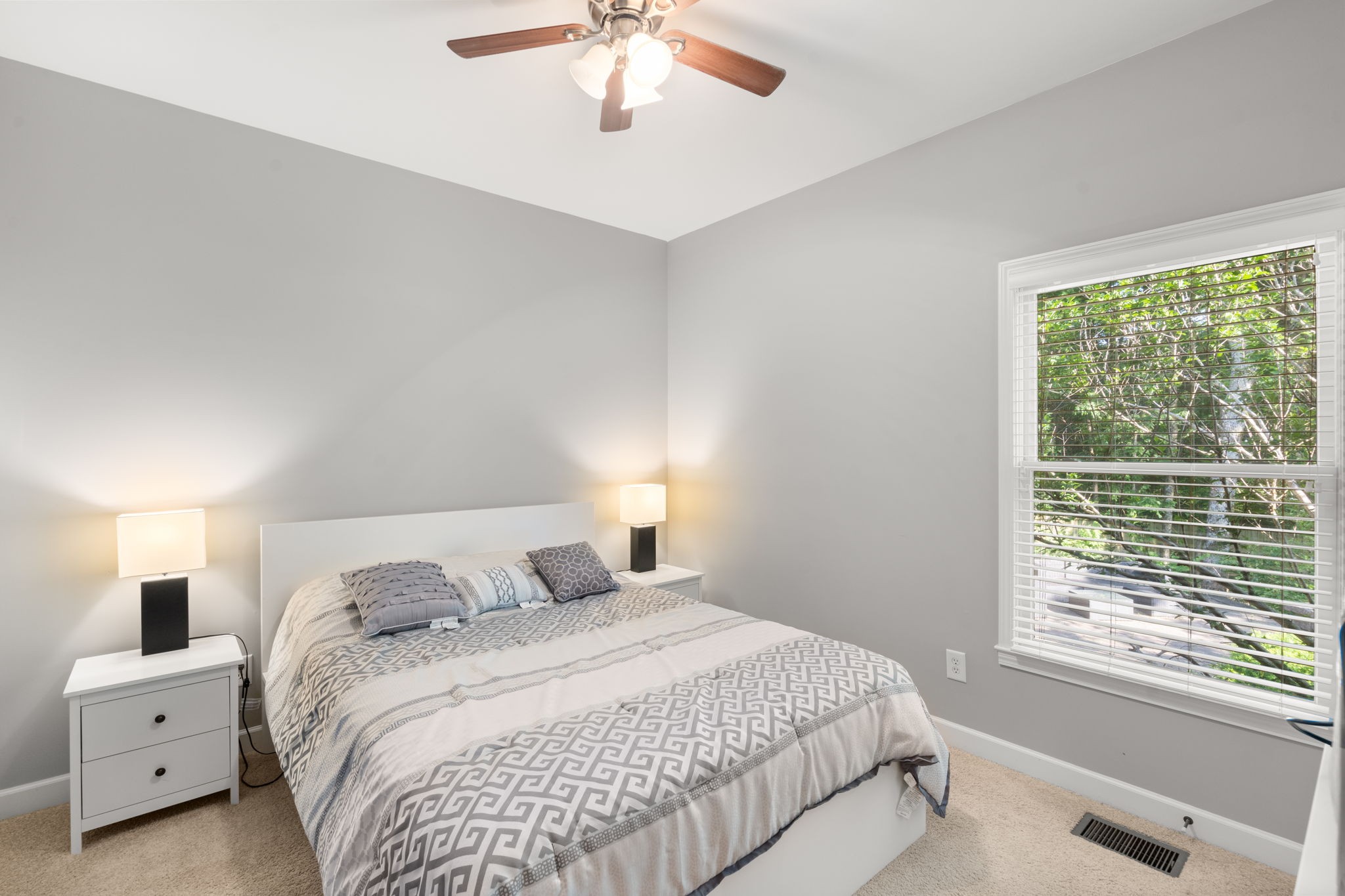 Image 17 of 28 For 6750 129th Loop