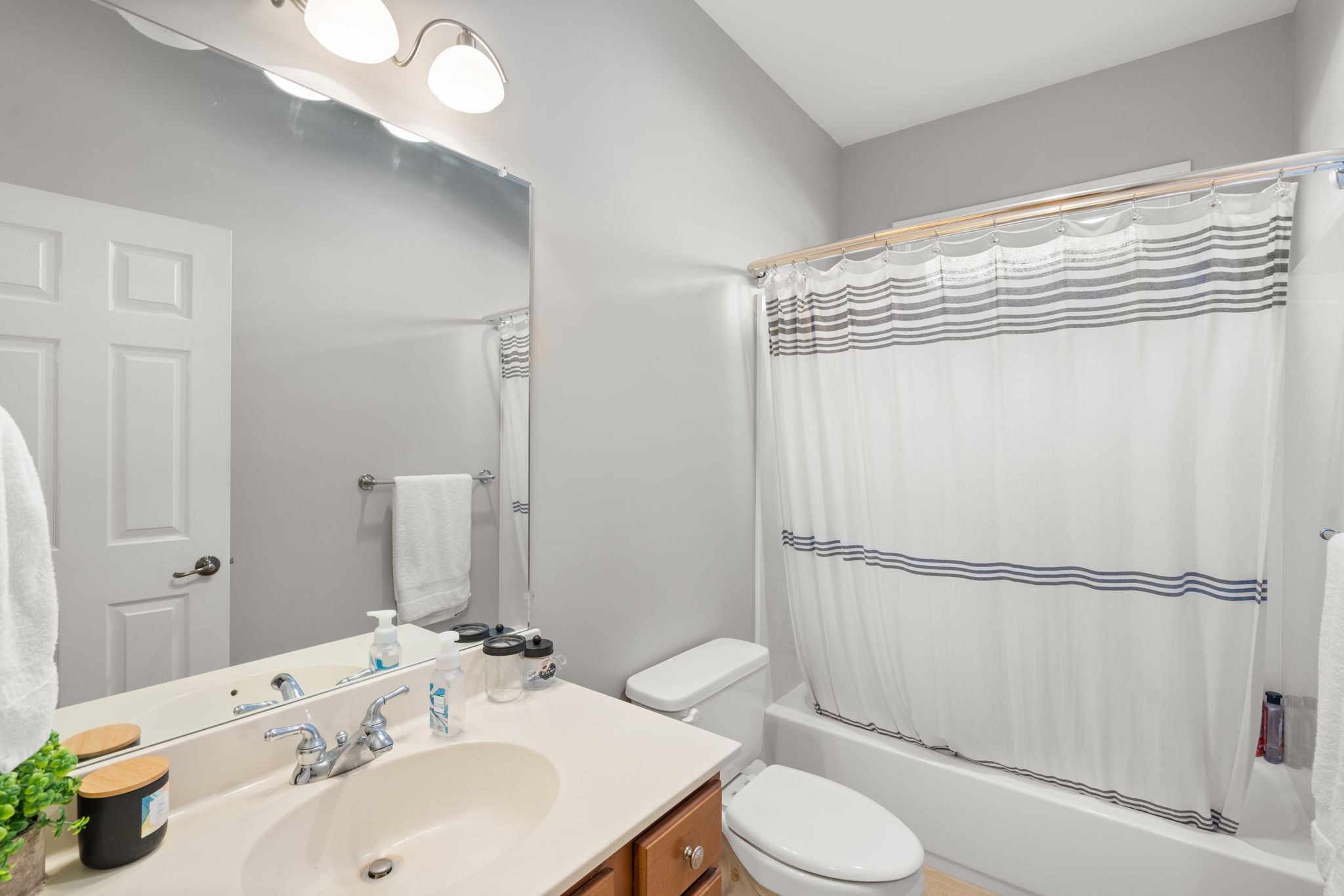 Image 20 of 28 For 6750 129th Loop