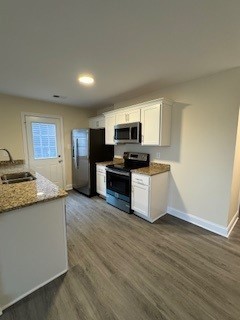 Image 3 of 12 For 13155 73 Avenue