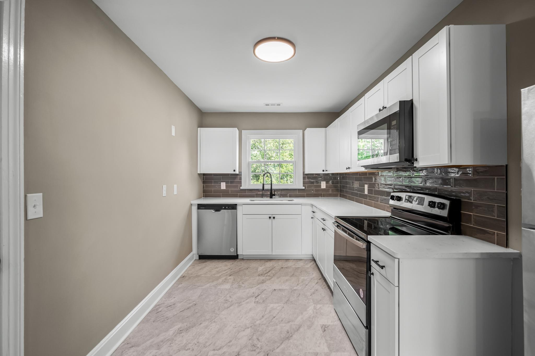 Image 5 of 18 For 4690 Tomahawk Drive