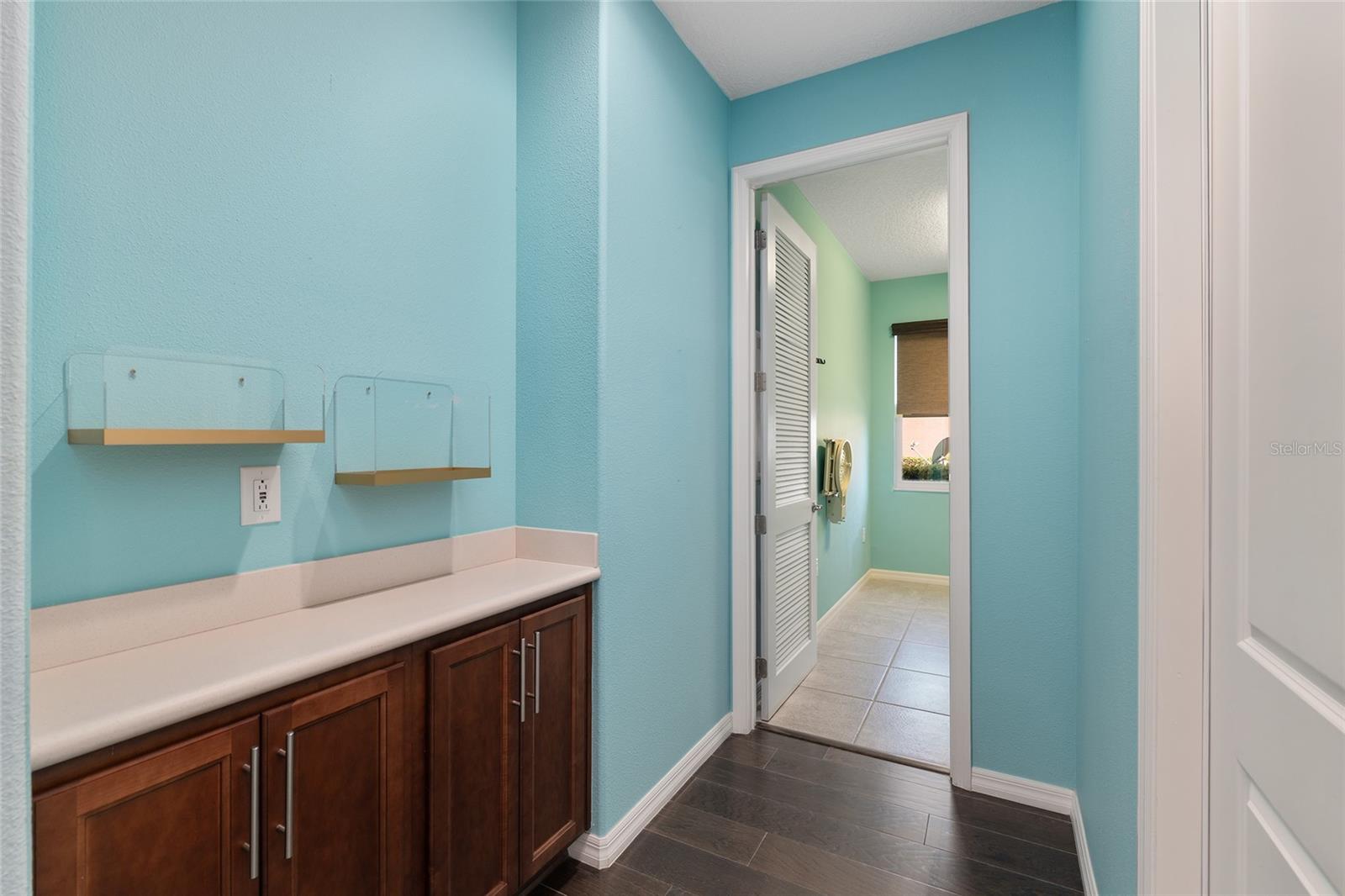 Image 32 of 50 For 9805 95th Loop