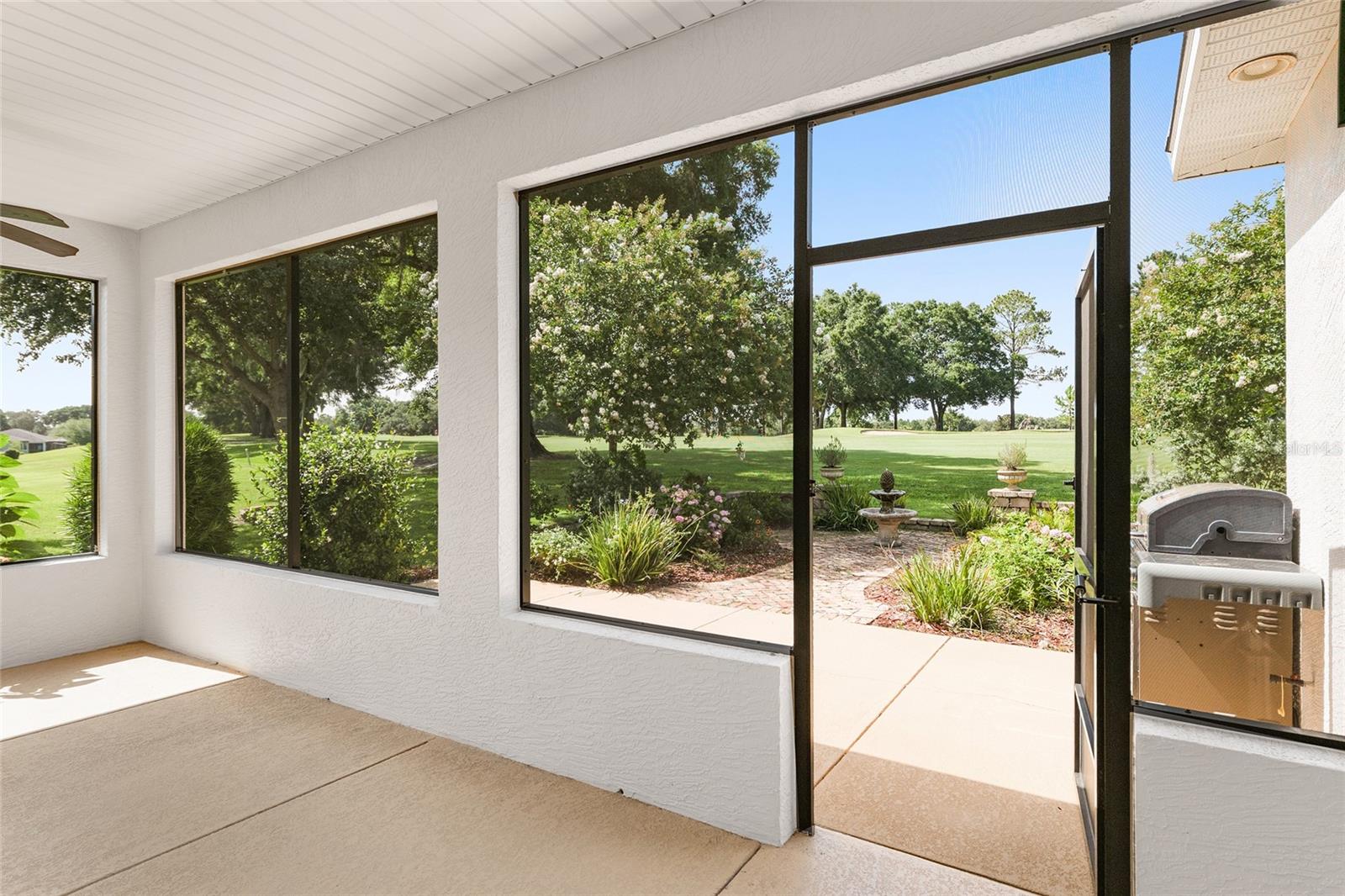 Image 38 of 50 For 9805 95th Loop