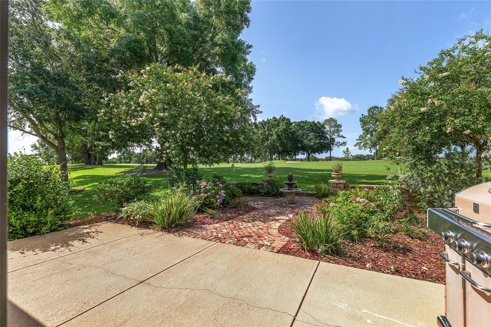 Image 39 of 50 For 9805 95th Loop