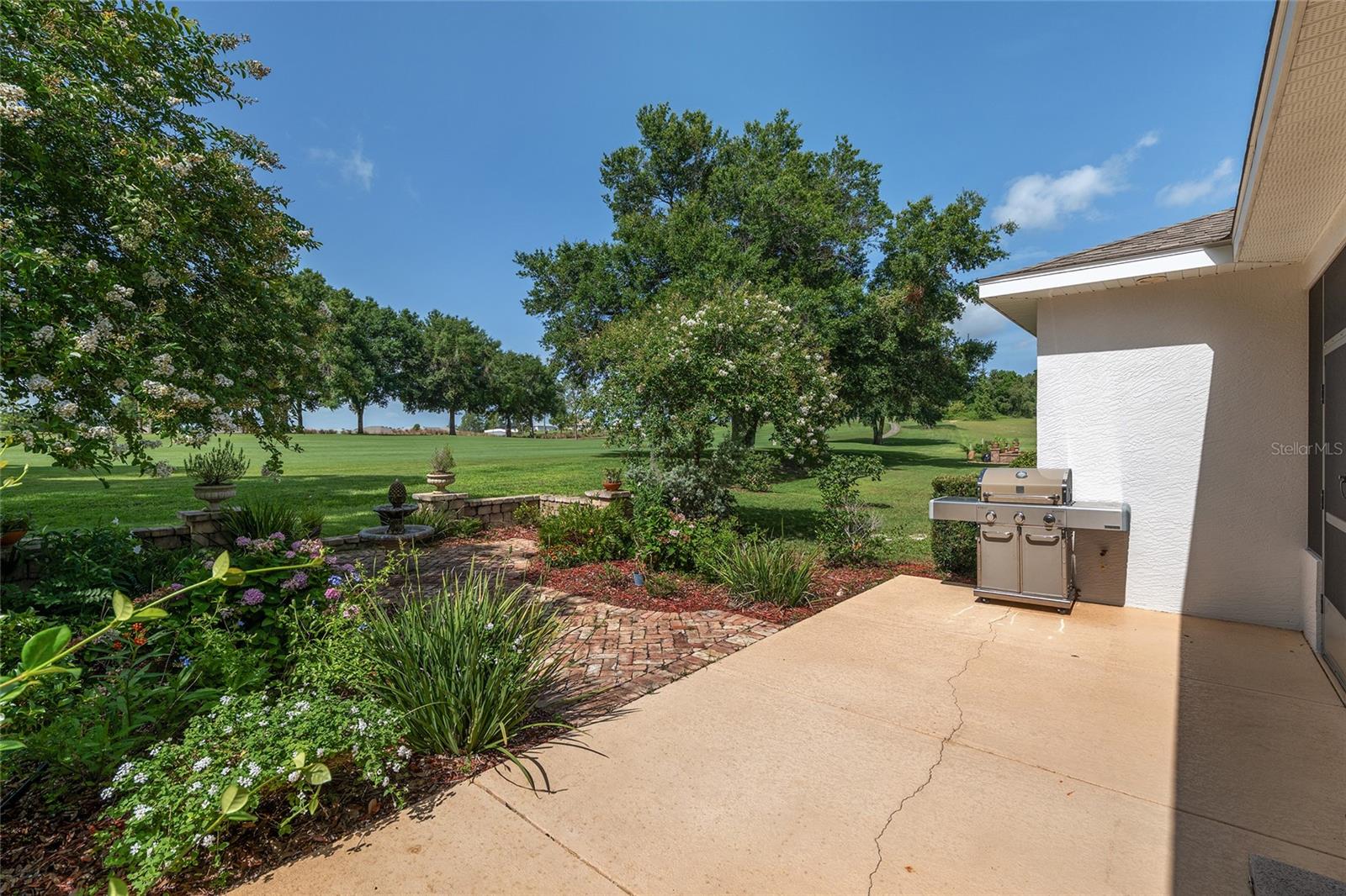 Image 40 of 50 For 9805 95th Loop