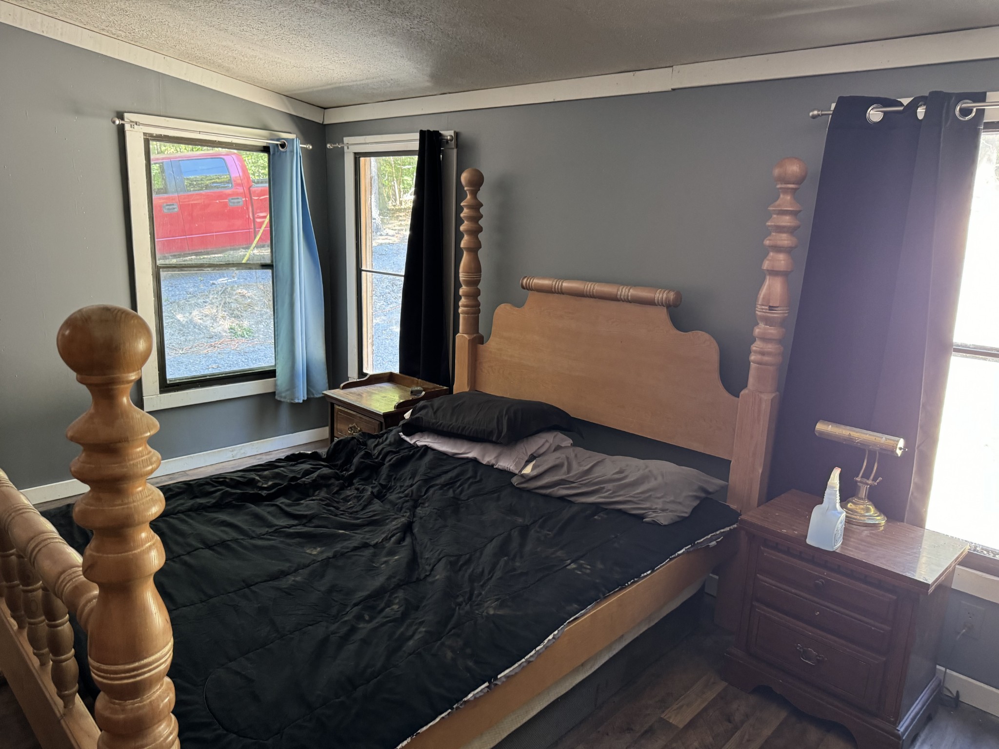 Image 5 of 50 For 9805 95th Loop