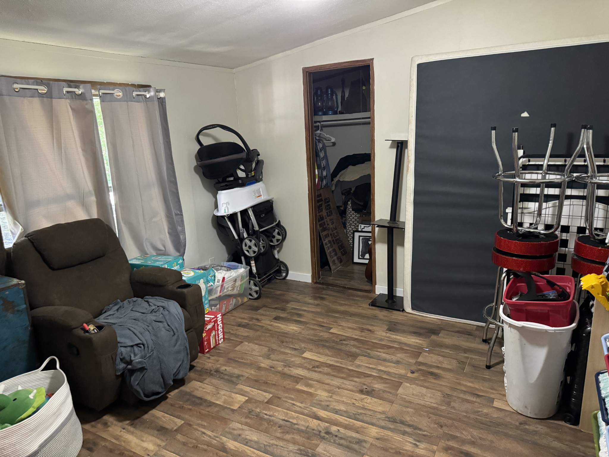 Image 9 of 50 For 9805 95th Loop