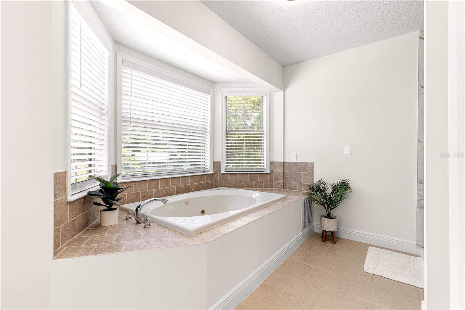 Image 32 of 53 For 15621 103rd Terrace