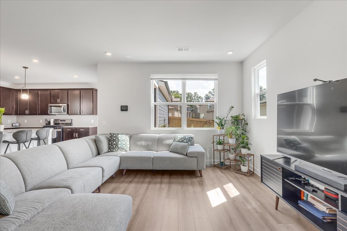 Image 14 of 22 For 5960 42nd Avenue