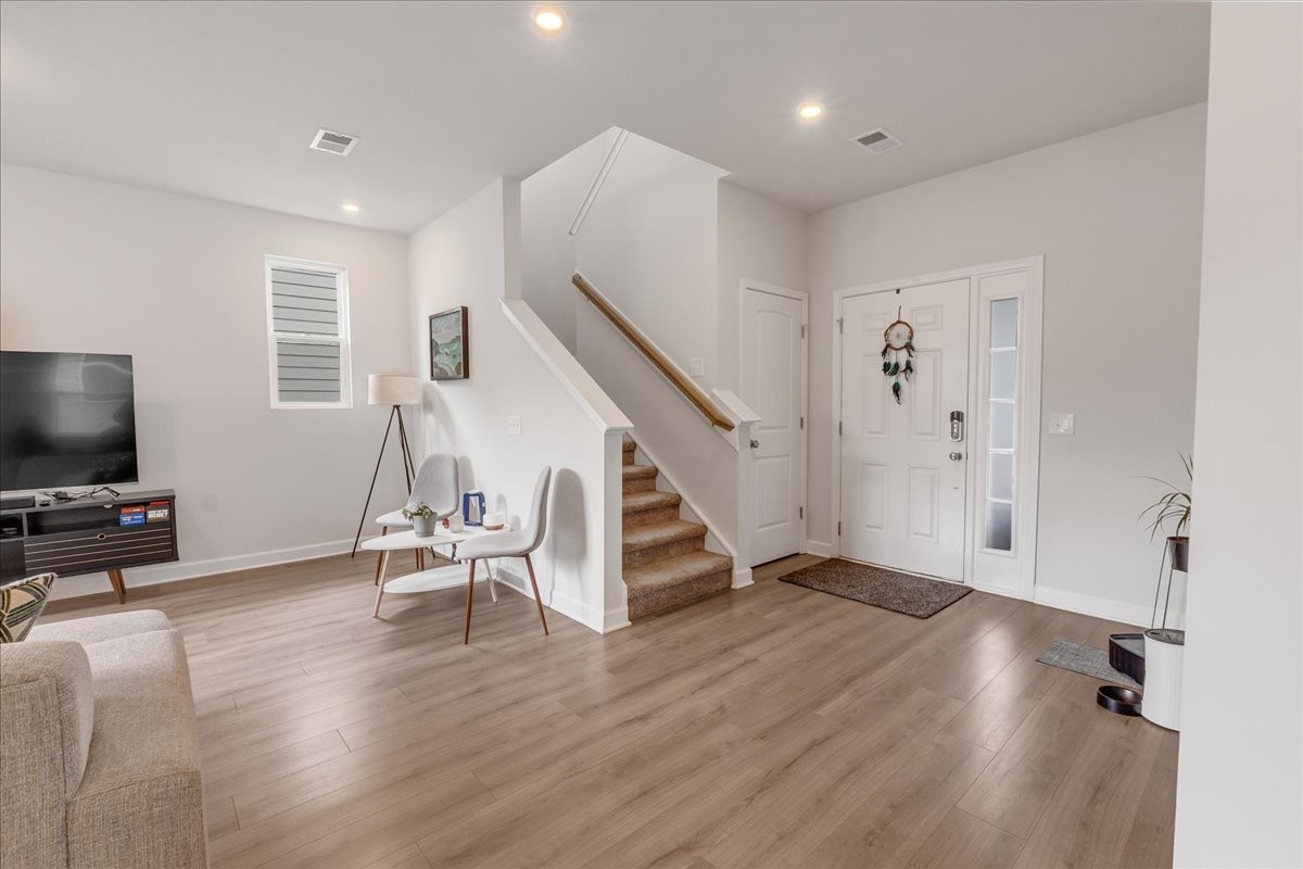 Image 8 of 22 For 5960 42nd Avenue