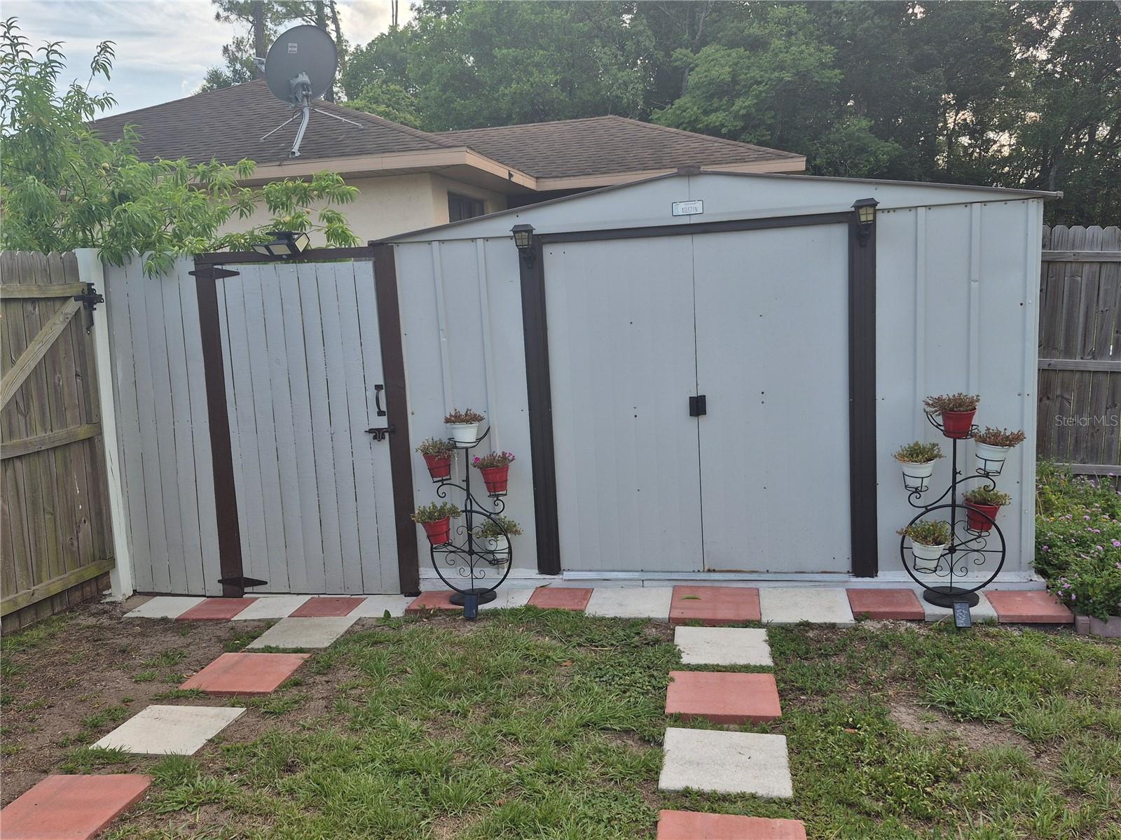 Image 13 of 54 For 21511 Plantation Street Sw