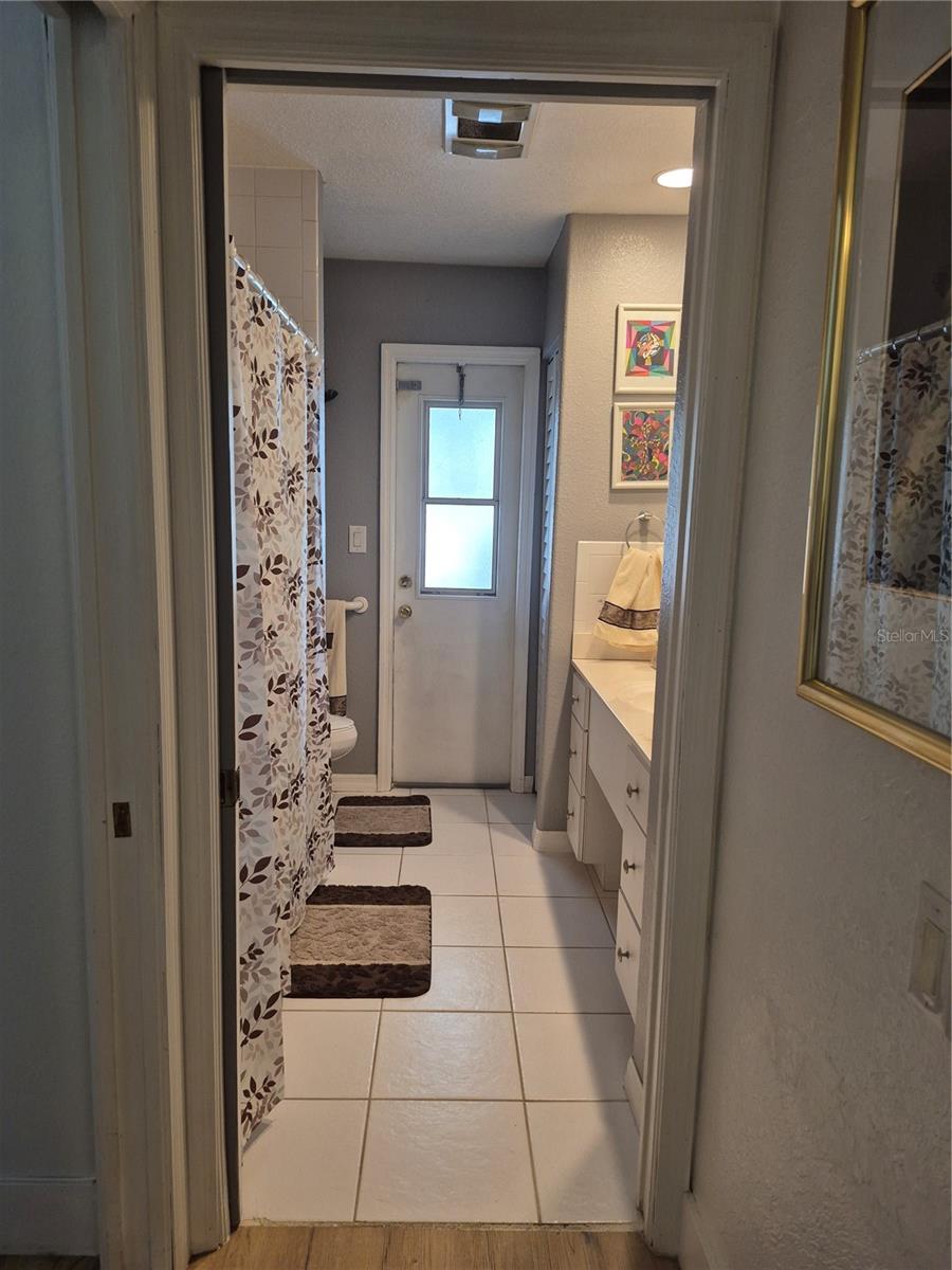 Image 33 of 54 For 21511 Plantation Street Sw