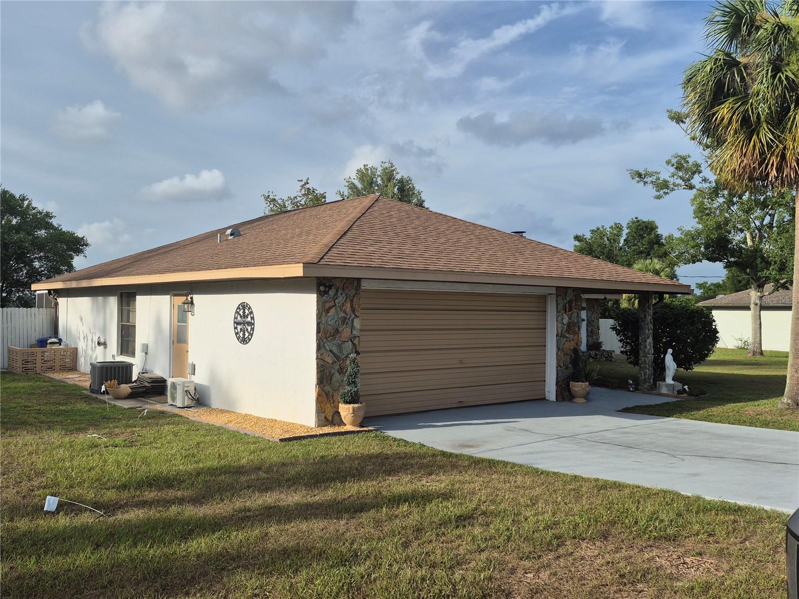 Image 4 of 54 For 21511 Plantation Street Sw