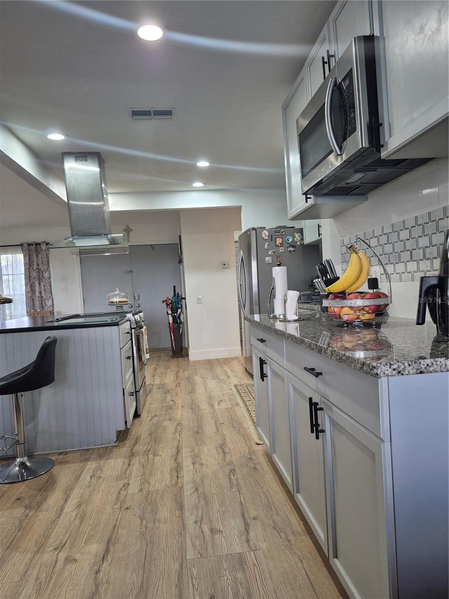 Image 57 of 74 For 21511 Plantation Street Sw