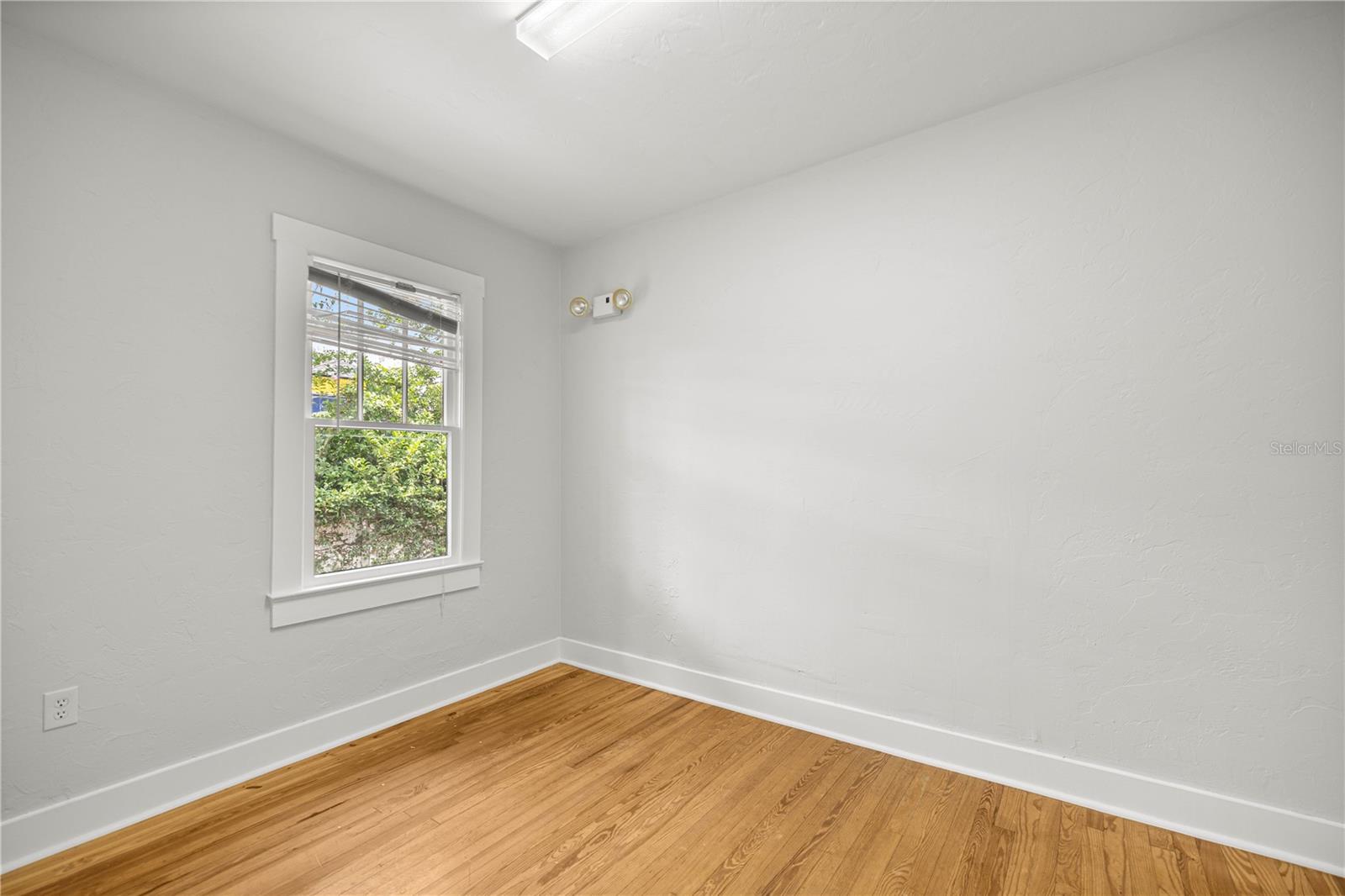 Image 13 of 18 For 18 14th Avenue