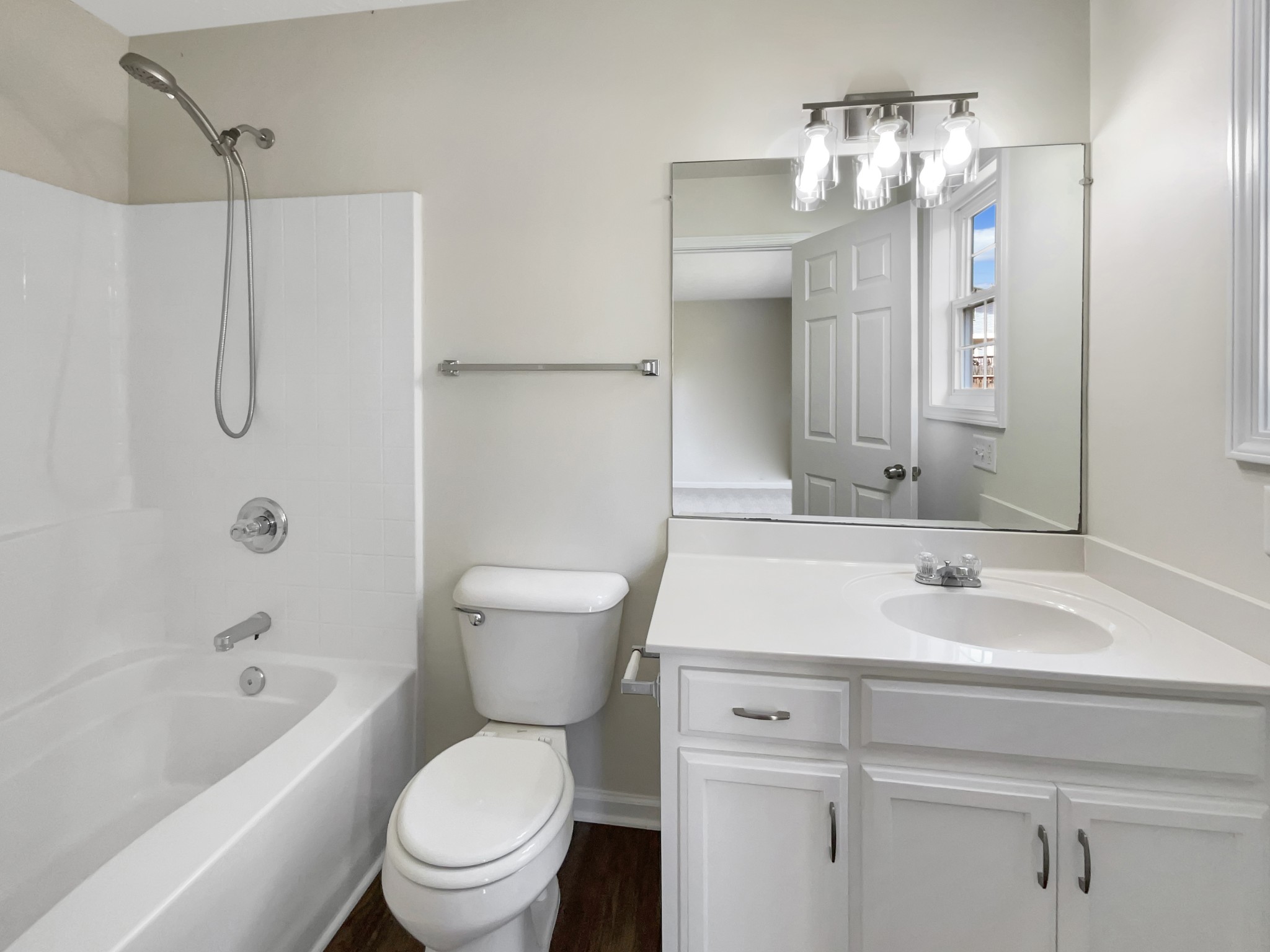 Image 12 of 35 For 7604 103rd Loop