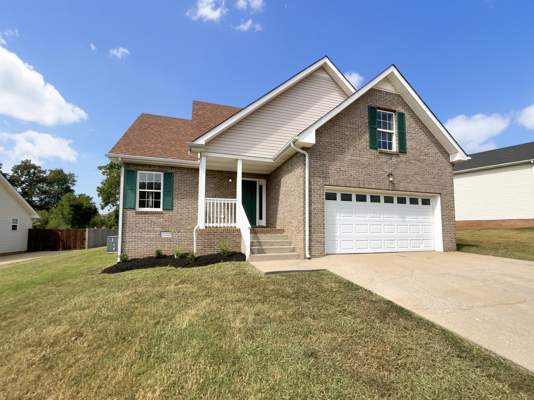 Listing photo id 1 for 7604 103rd Loop