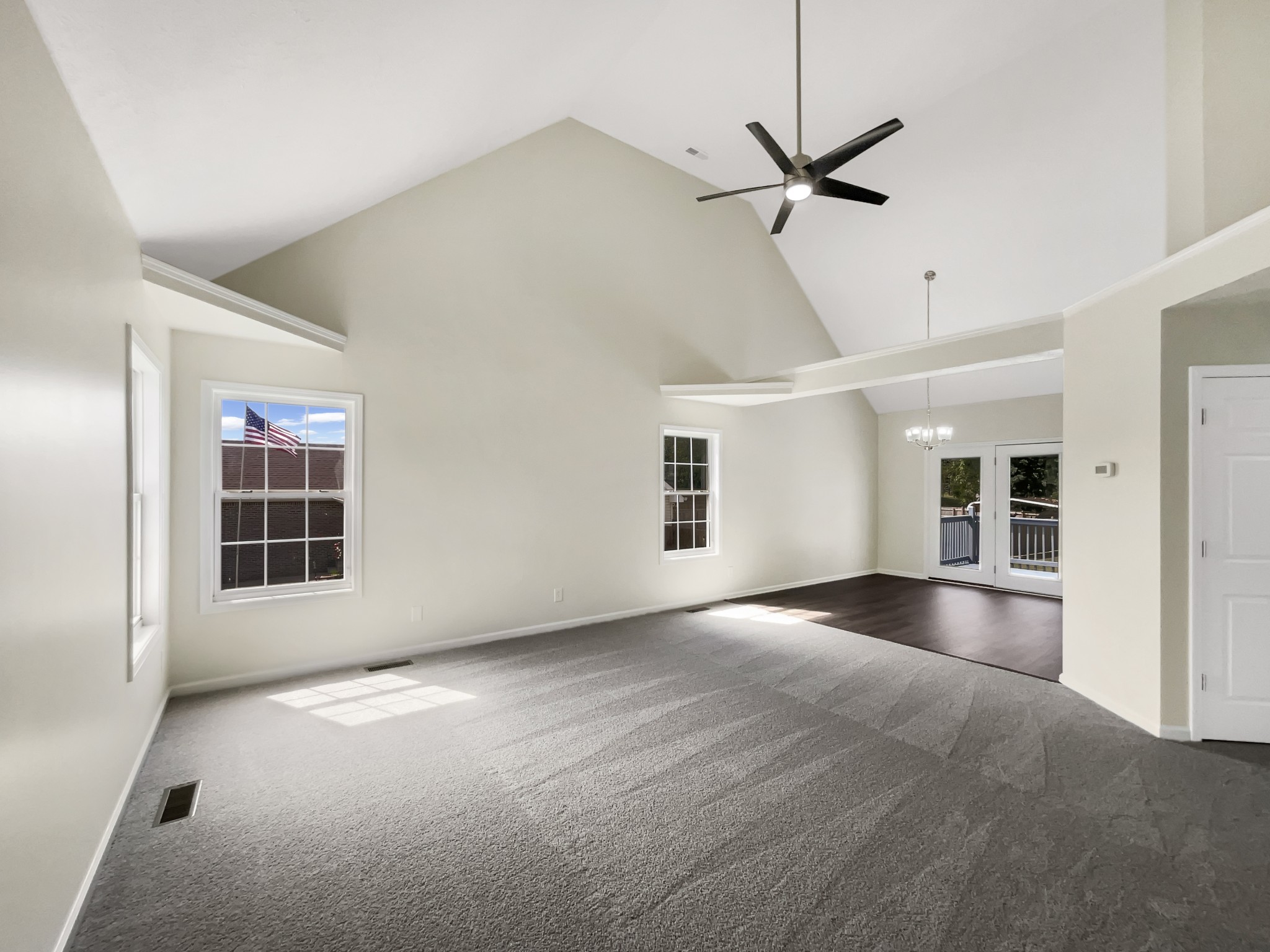 Listing photo id 2 for 7604 103rd Loop