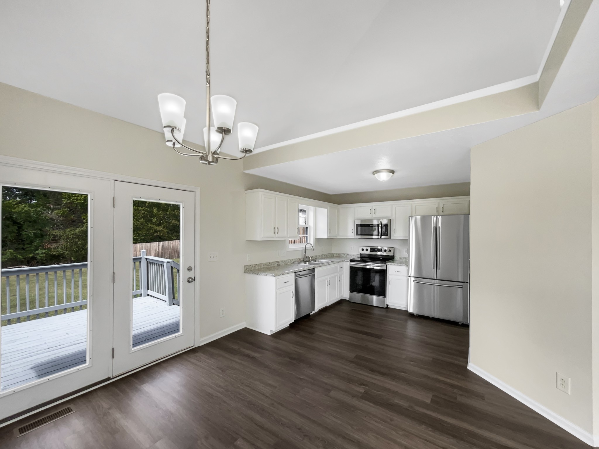 Listing photo id 6 for 7604 103rd Loop