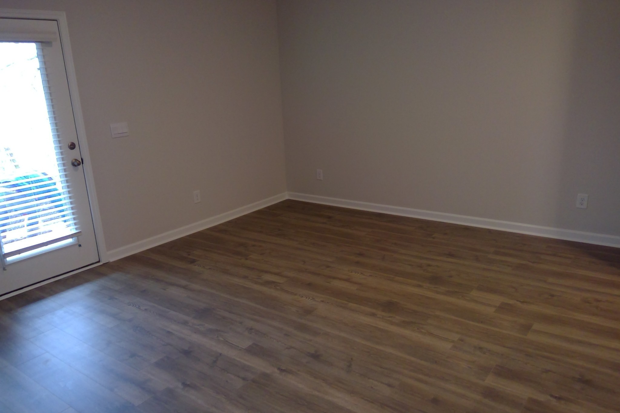 Image 3 of 5 For 415 Hallmark Avenue