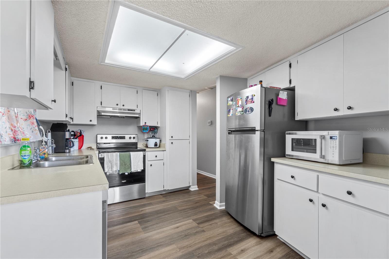 Image 10 of 31 For 10210 93rd Avenue