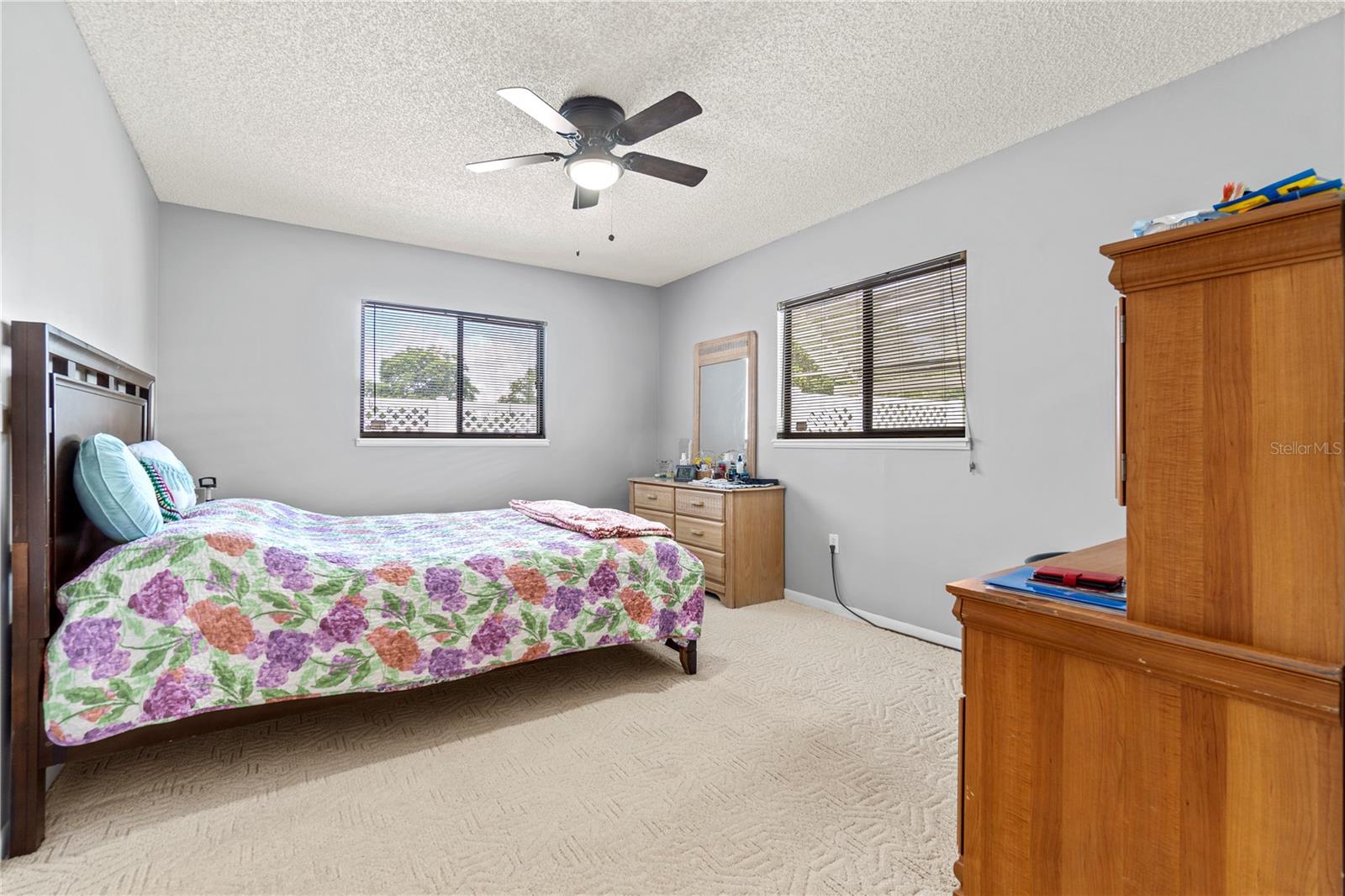 Image 12 of 31 For 10210 93rd Avenue