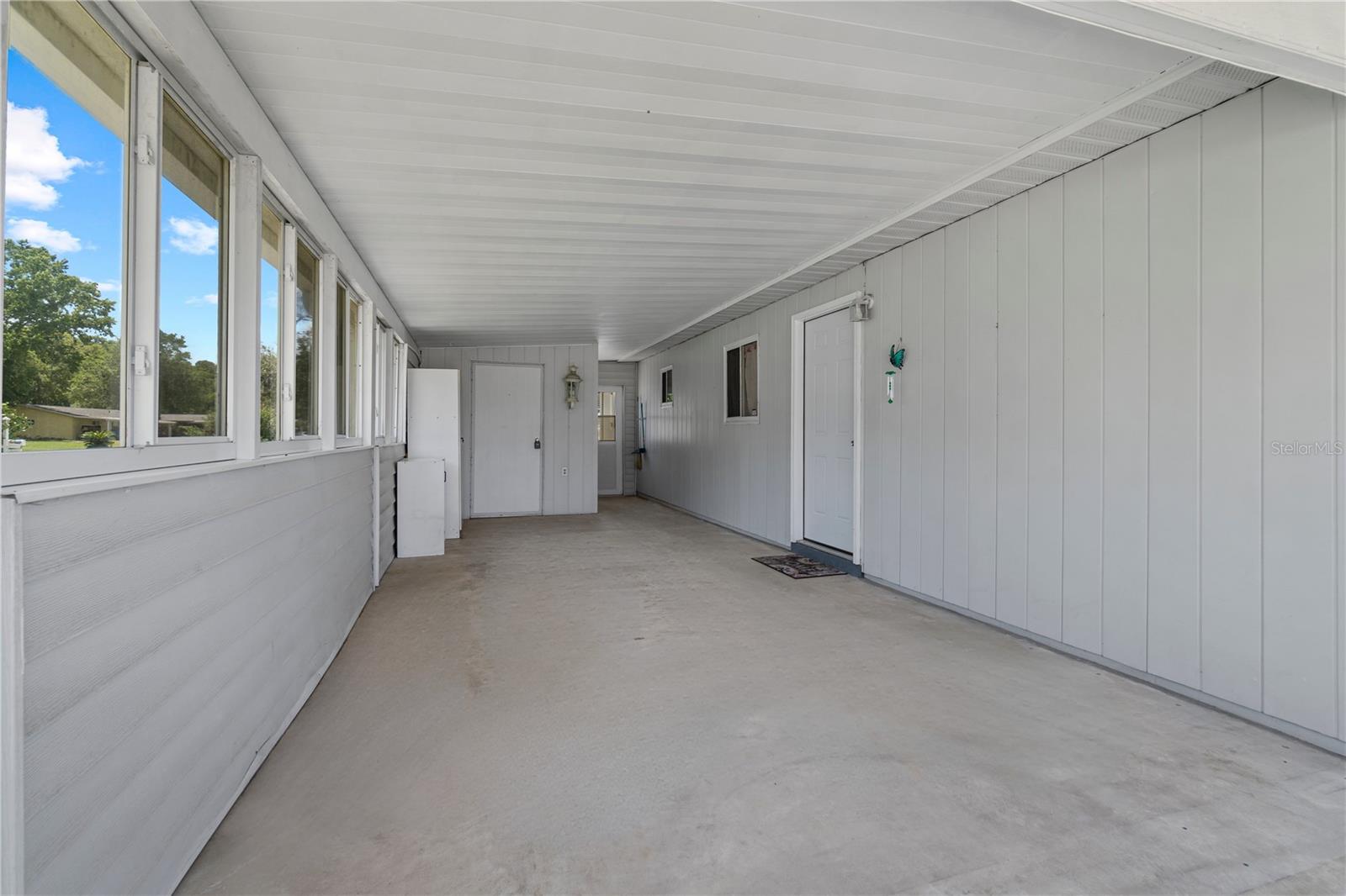 Image 4 of 31 For 10210 93rd Avenue