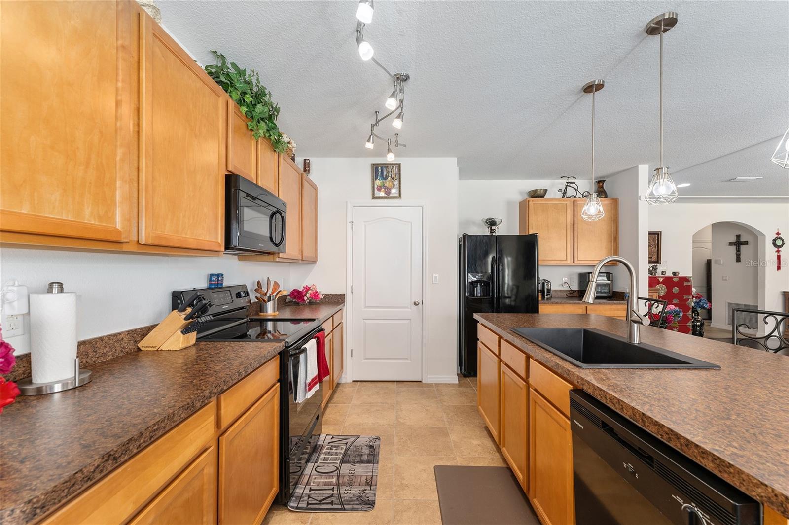 Image 39 of 77 For 6646 64th Avenue