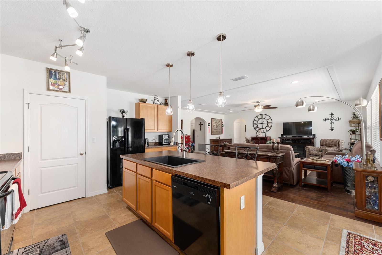 Image 40 of 77 For 6646 64th Avenue