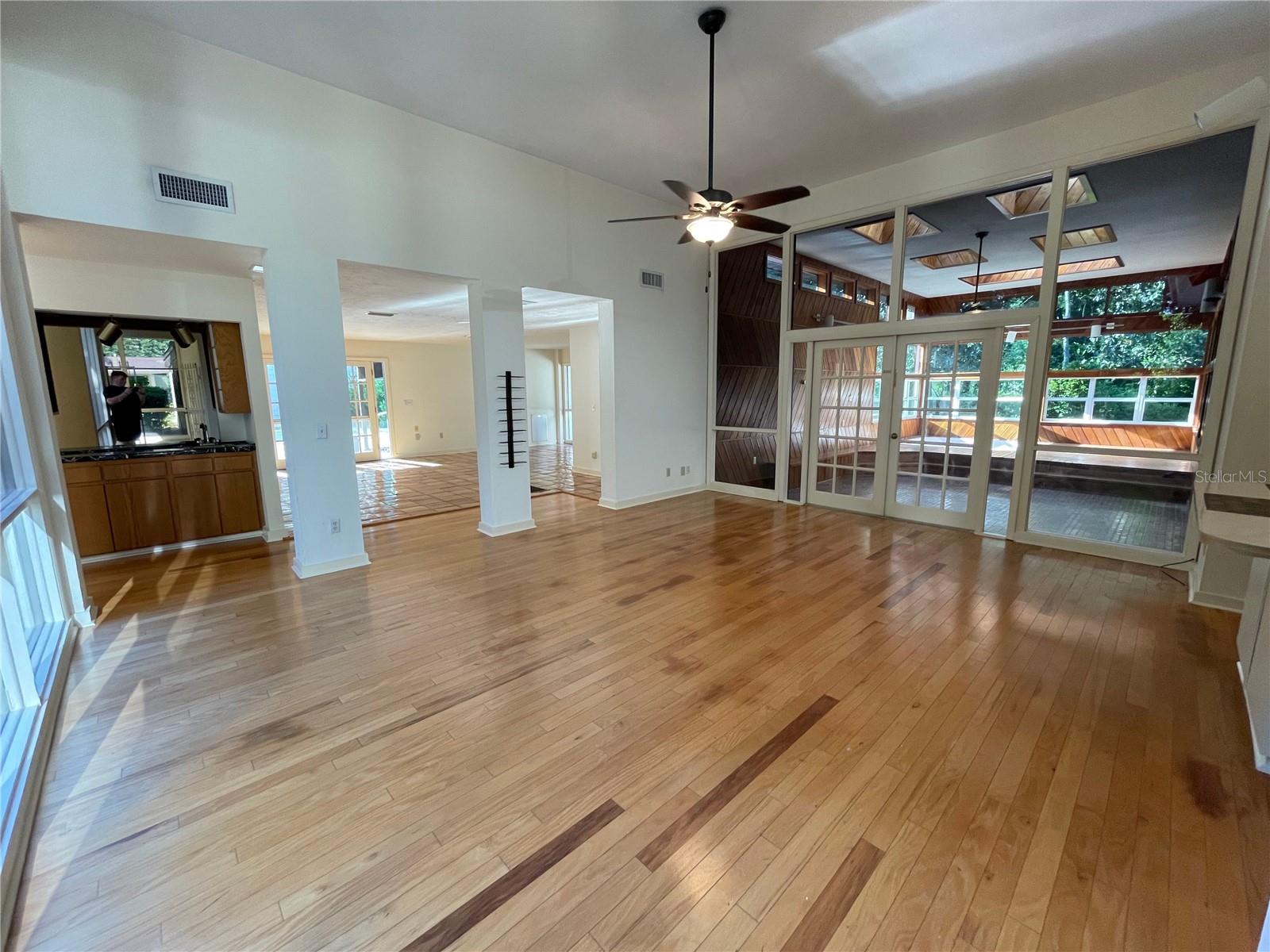 Image 4 of 38 For 4140 44th Avenue