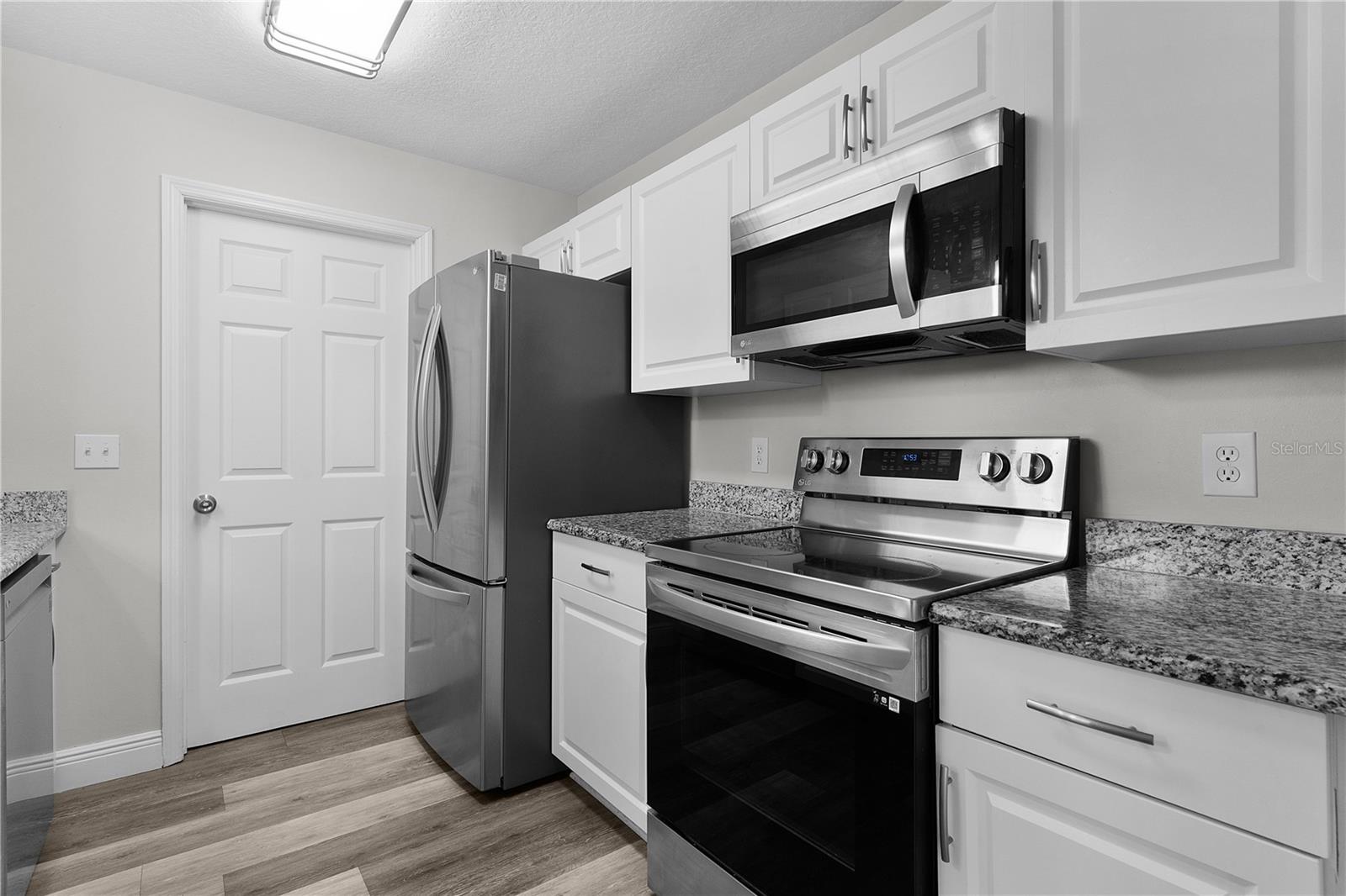 Listing photo id 9 for 18 Banyan Pass