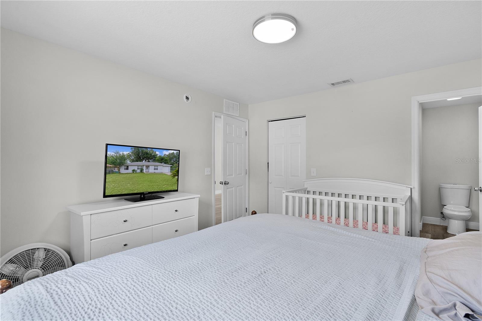 Listing photo id 13 for 18 Banyan Pass