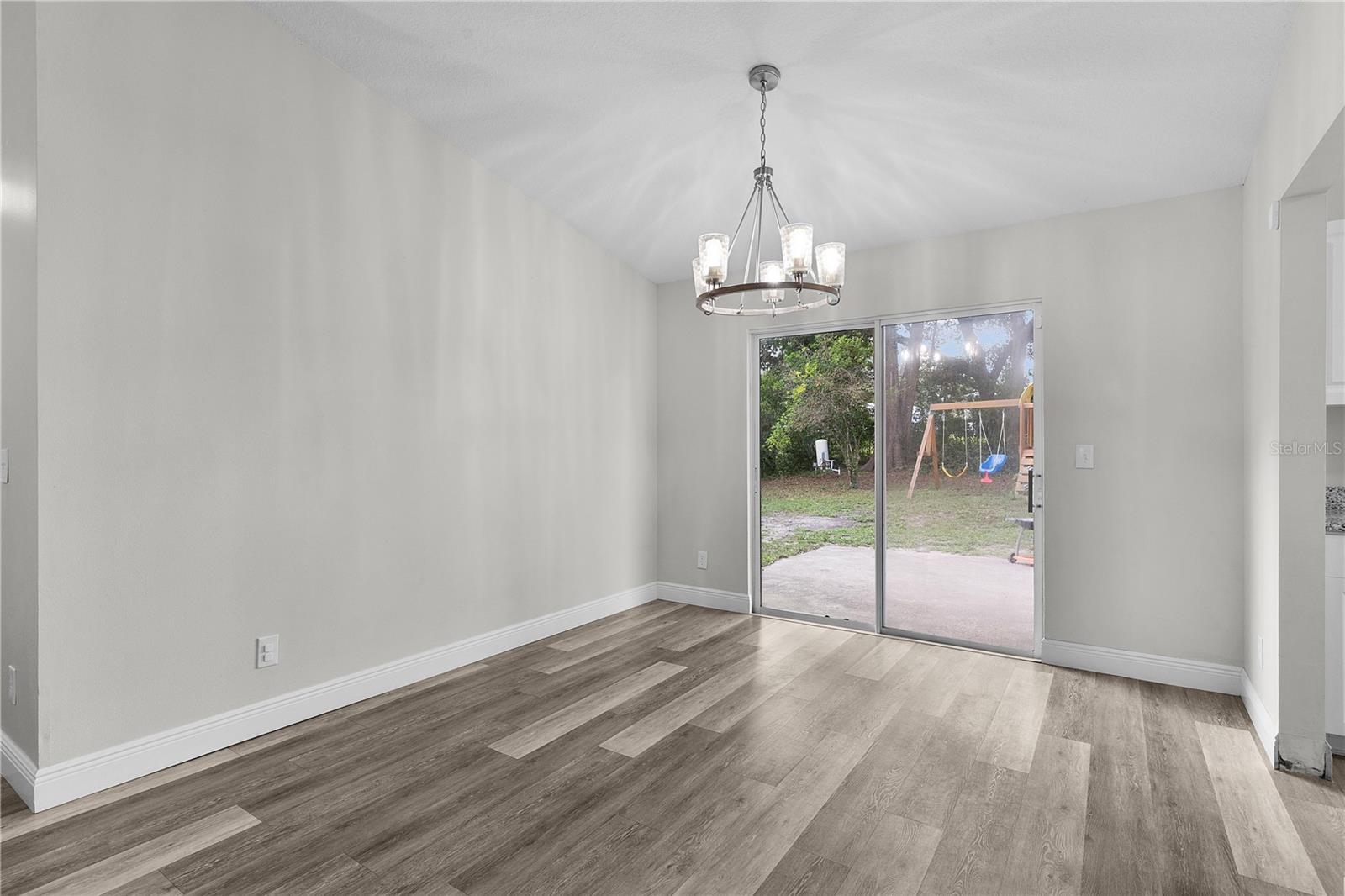 Listing photo id 7 for 18 Banyan Pass