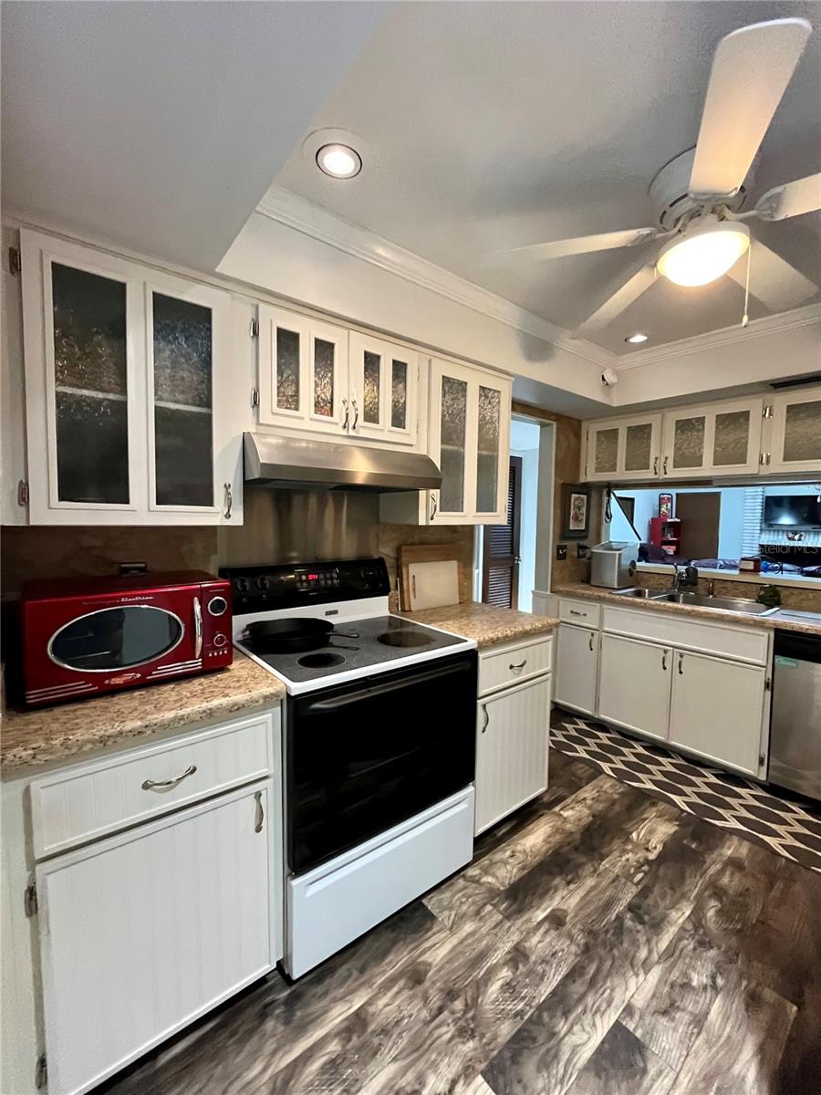 Image 15 of 33 For 3833 17th Street Circle
