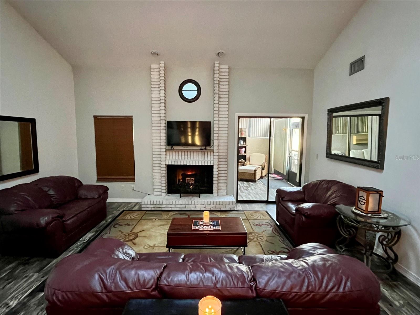 Image 7 of 33 For 3833 17th Street Circle