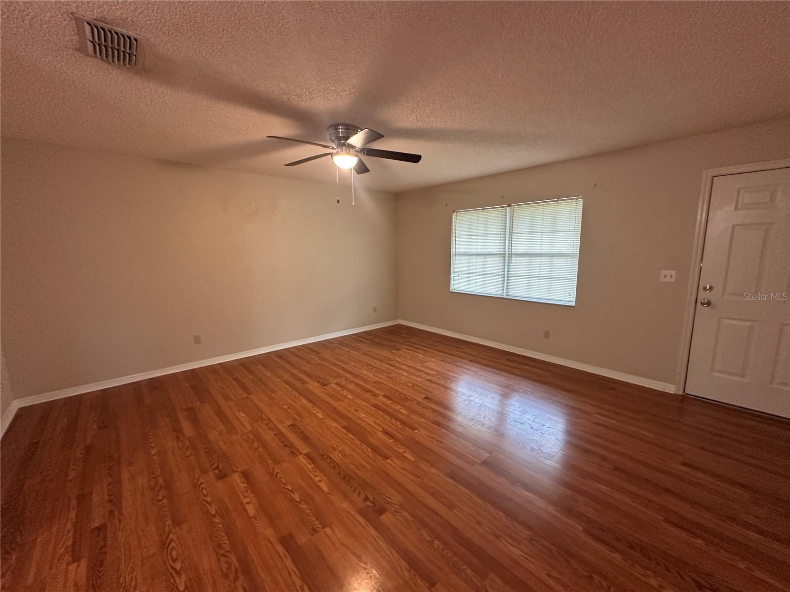 Image 3 of 11 For 30 Hemlock Terrace Drive