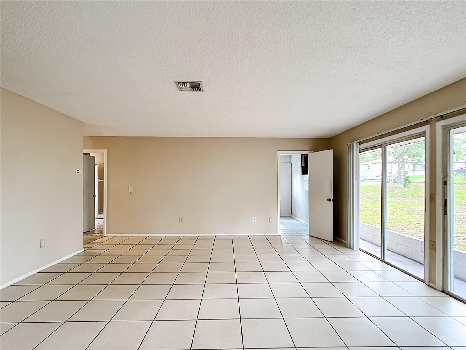 Image 10 of 65 For 70 Sapphire Road