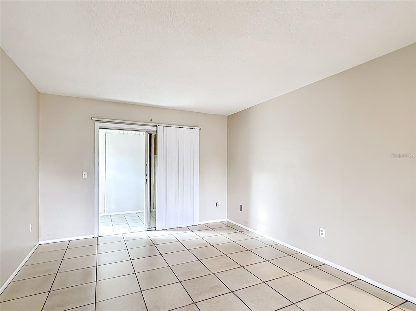 Image 14 of 65 For 70 Sapphire Road