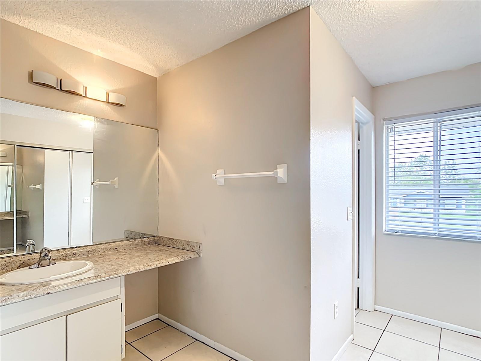 Image 16 of 65 For 70 Sapphire Road