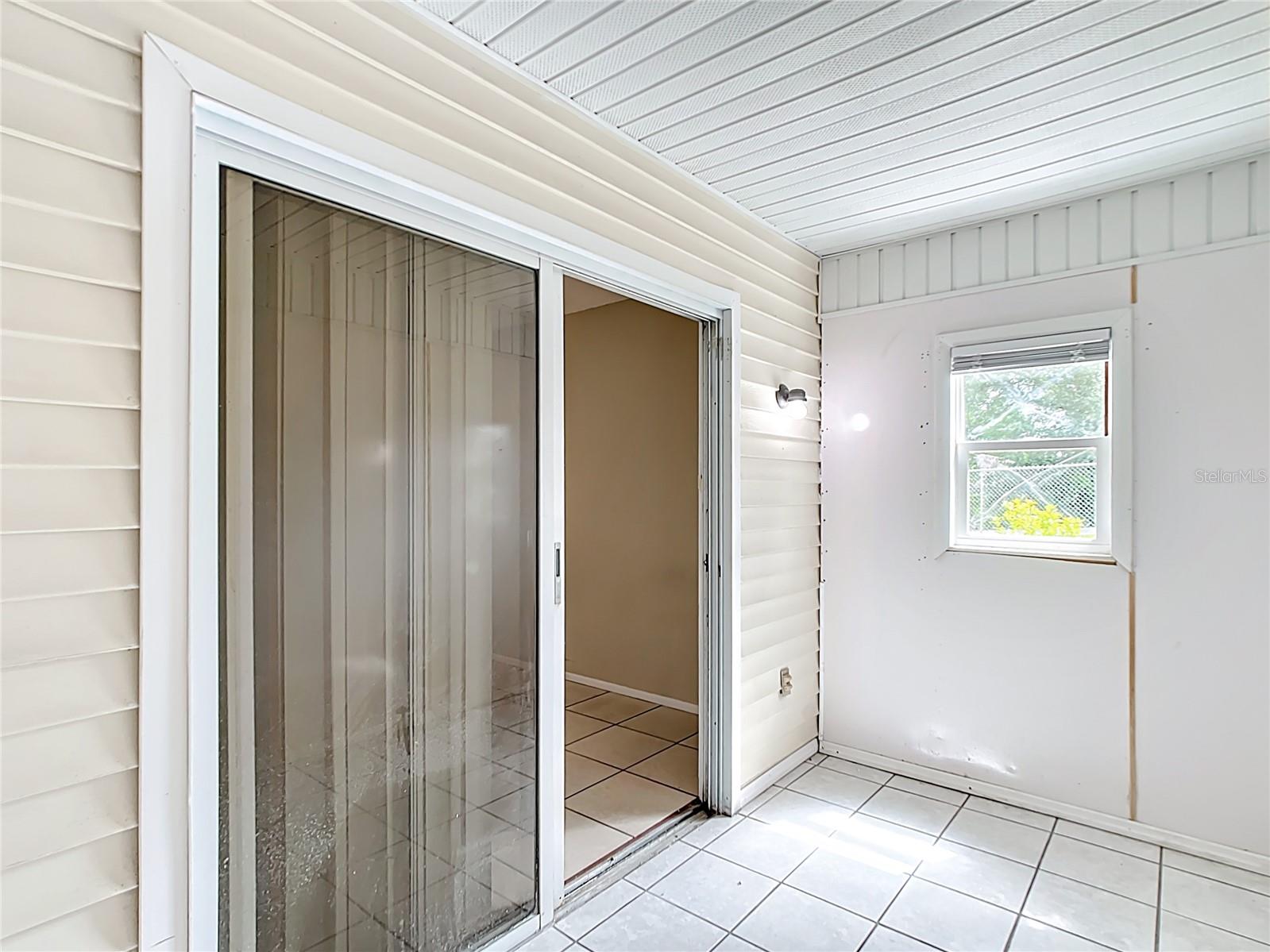 Image 19 of 65 For 70 Sapphire Road