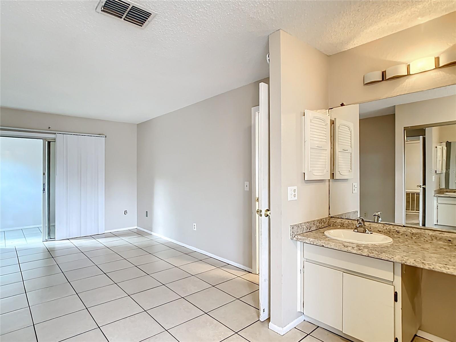Image 31 of 65 For 70 Sapphire Road