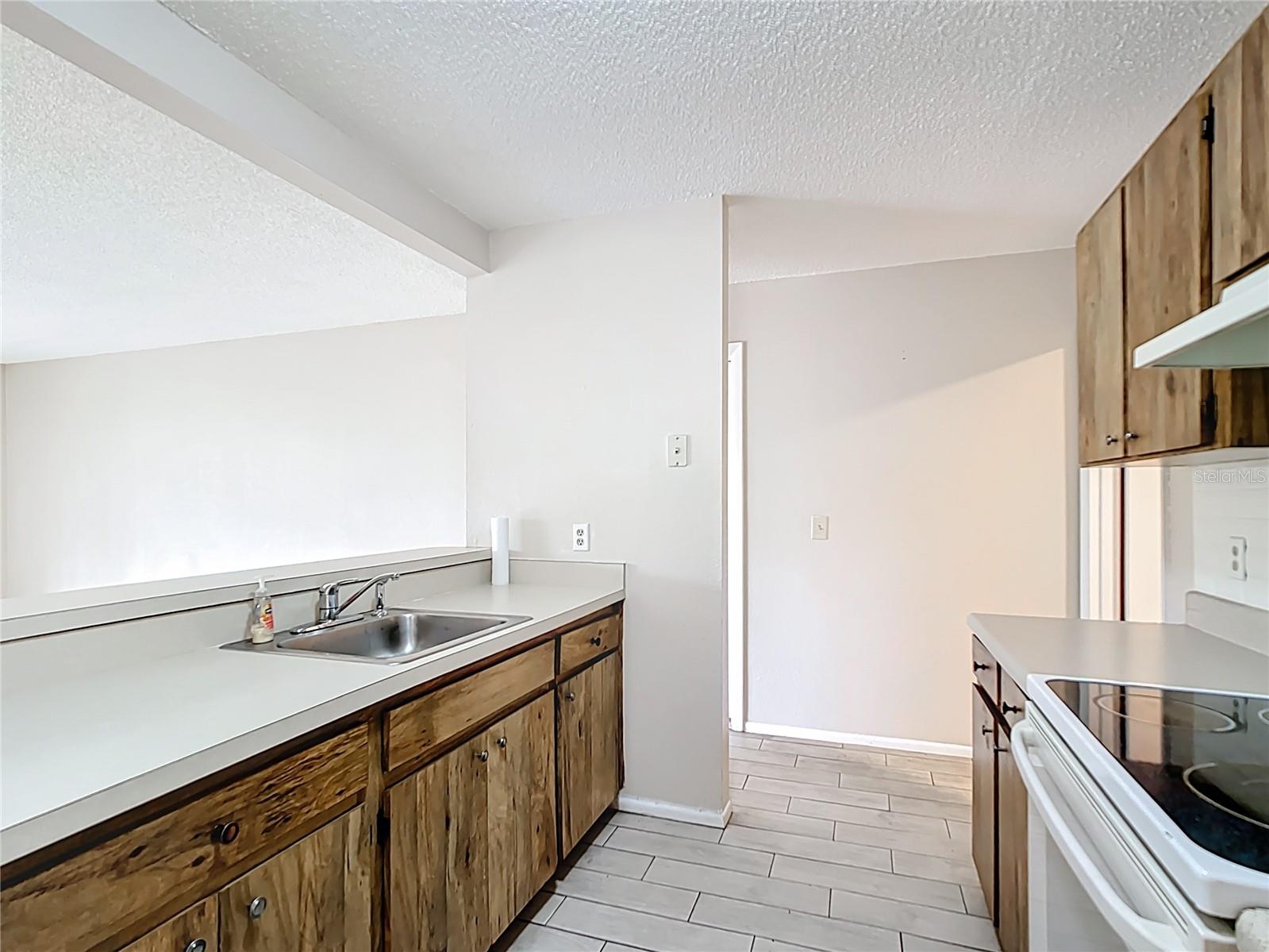 Image 36 of 65 For 70 Sapphire Road
