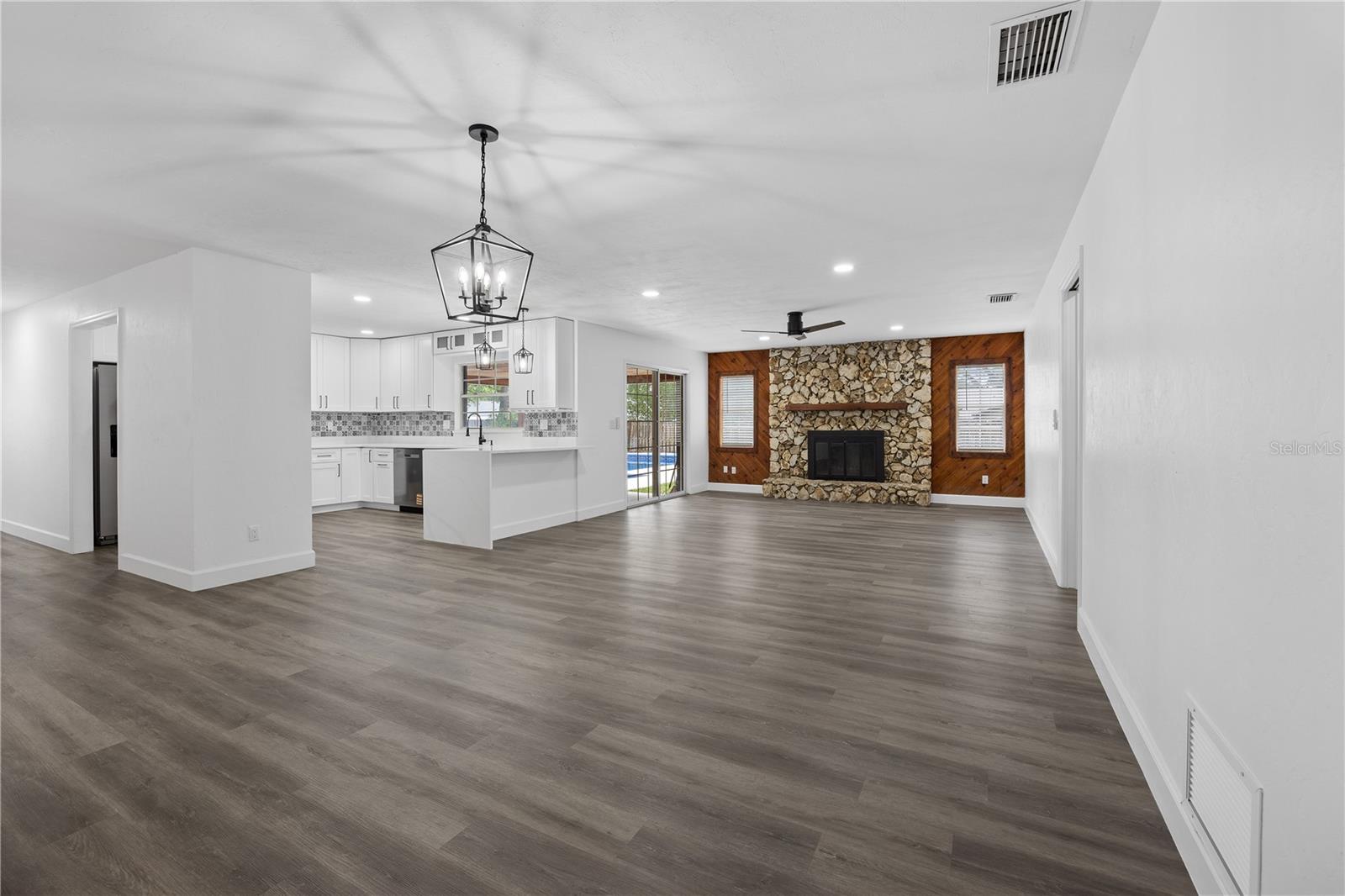 Image 11 of 62 For 327 50th Avenue