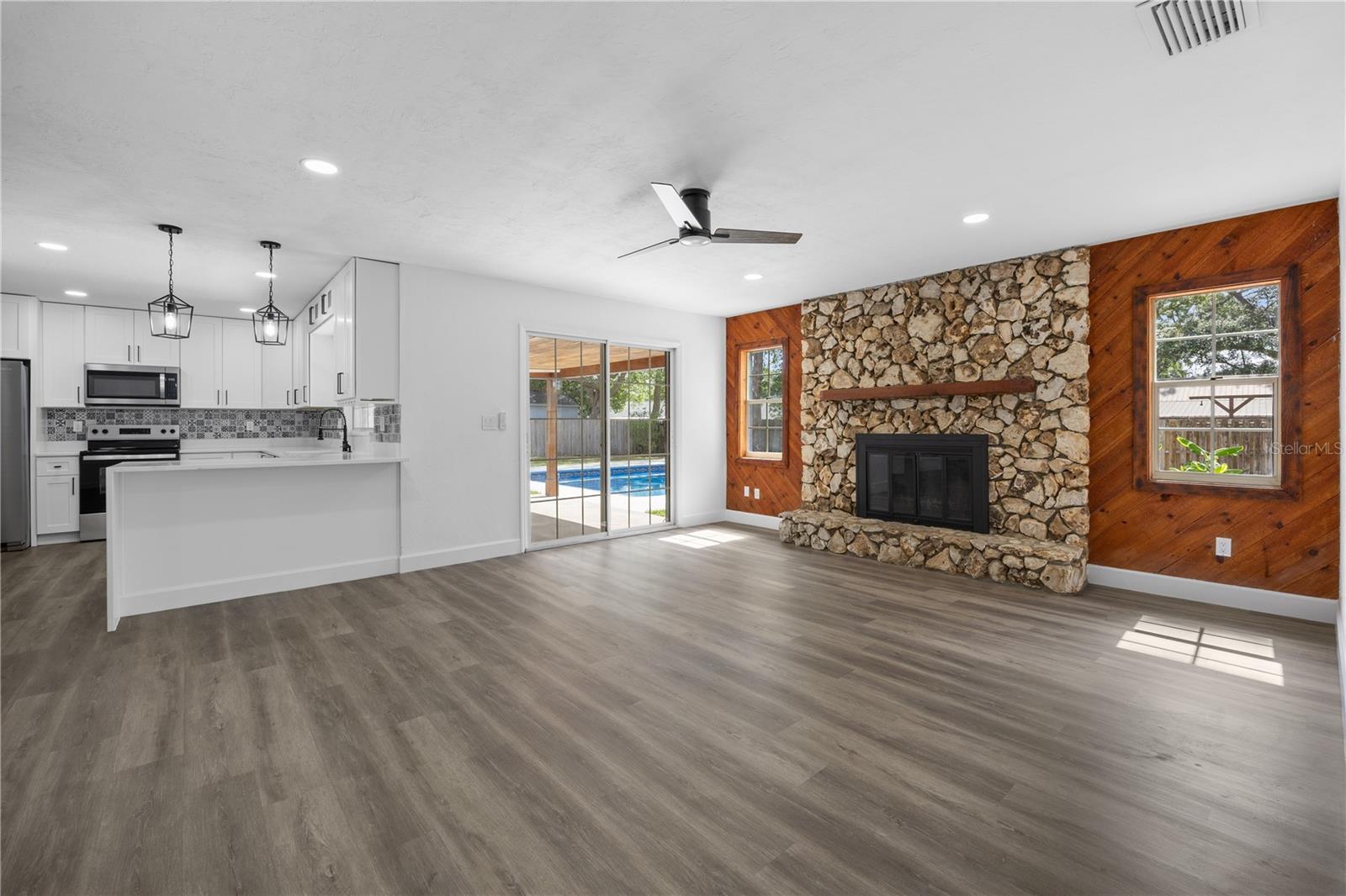 Image 13 of 62 For 327 50th Avenue