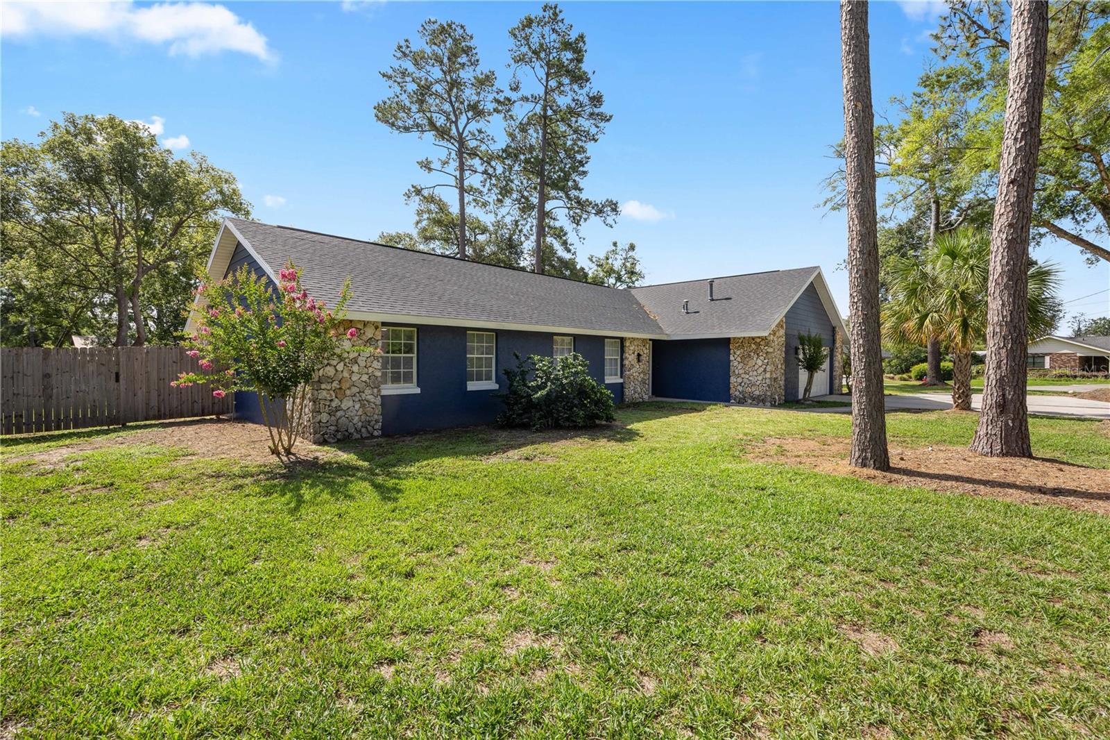 Image 3 of 62 For 327 50th Avenue