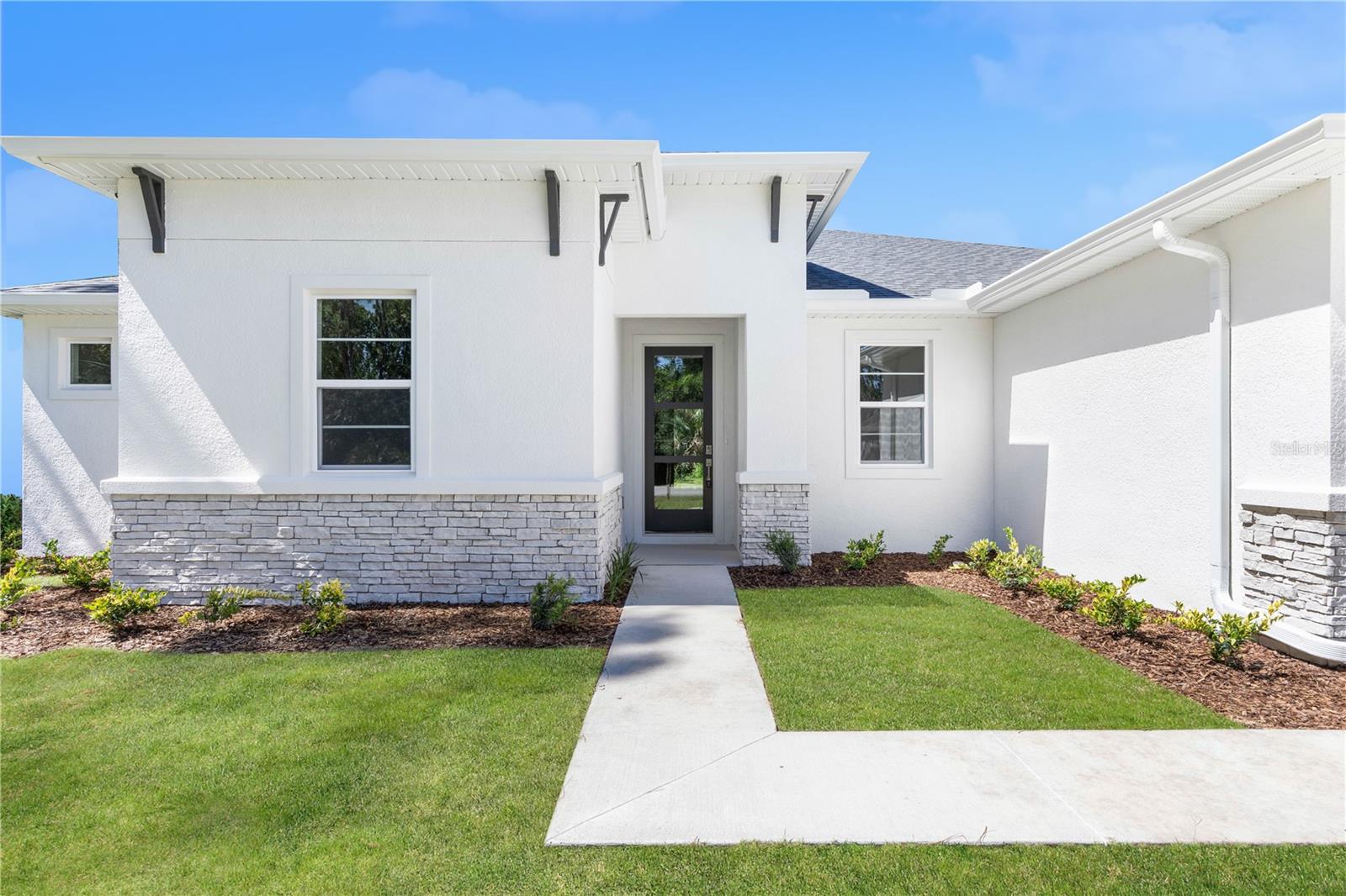 Image 3 of 25 For 2205 Amberly Avenue