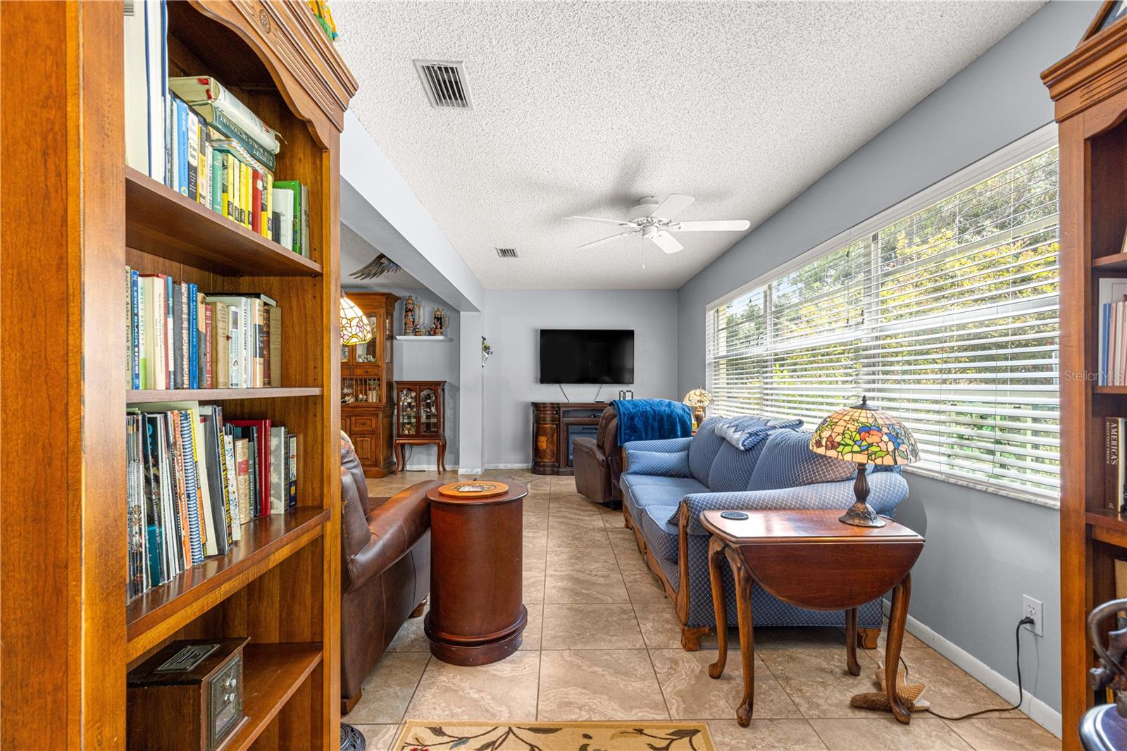 Image 19 of 34 For 9587 84th Terrace E
