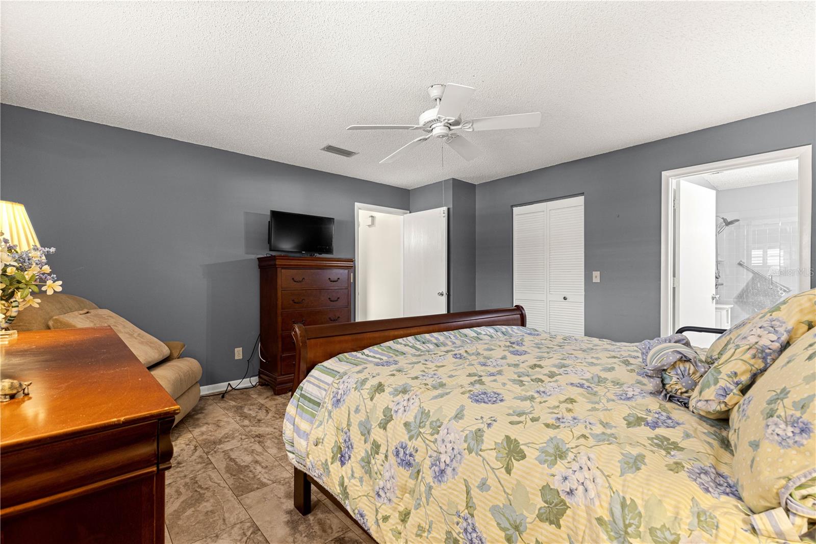Image 21 of 34 For 9587 84th Terrace E